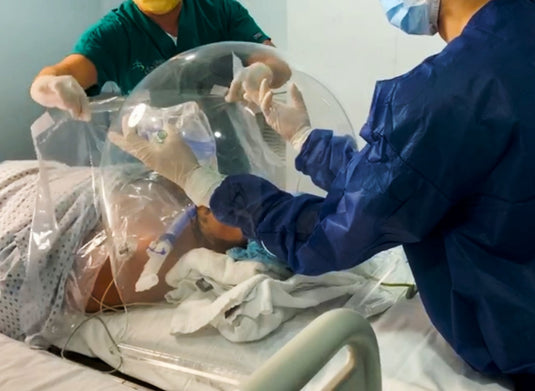 Campana Rosseli Anti-Aerosol Para Intubación Traqueal Sanitizable De Acrílico